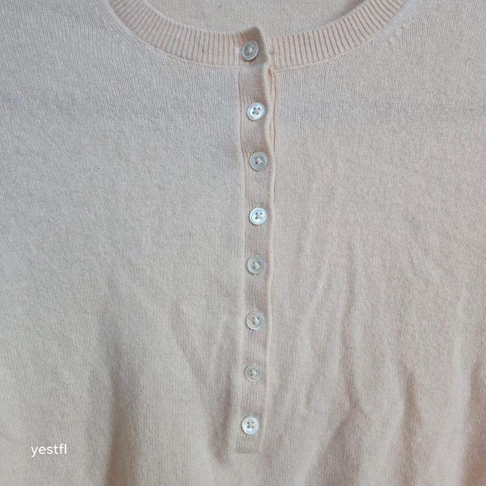 Everlane Cashmere Henley XS cream half button - Picture 3 of 7